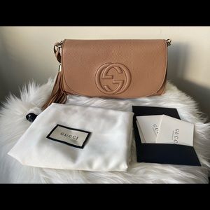 GUCCI Soho Camelia Crossbody Chain